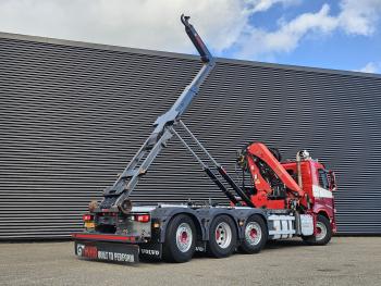 FM 420 8x2 / HIAB HOOKLIFT + 30 t/m CRANE - KRAN